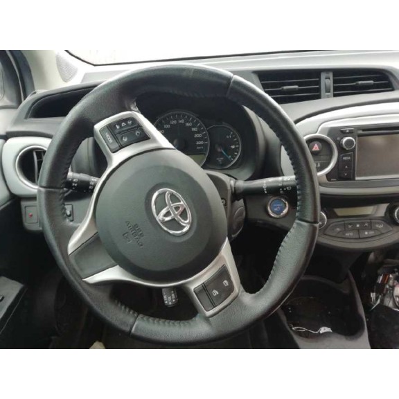 toyota yaris del año 2013