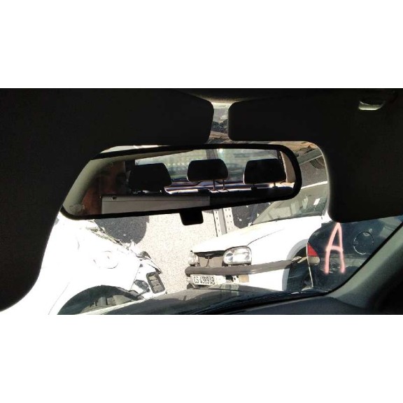 mazda 323 berl. f/s (bj) del año 2002