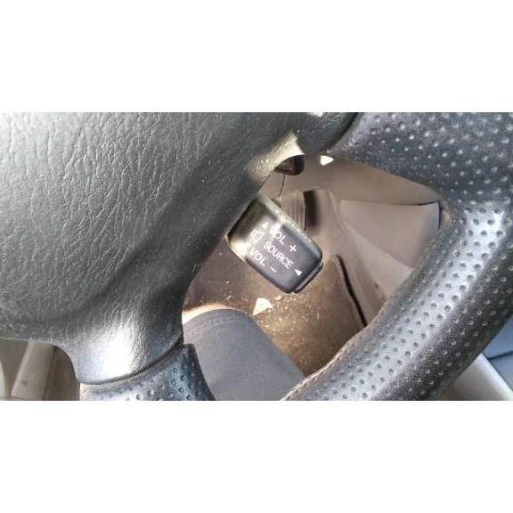 mazda 323 berl. f/s (bj) del año 2002