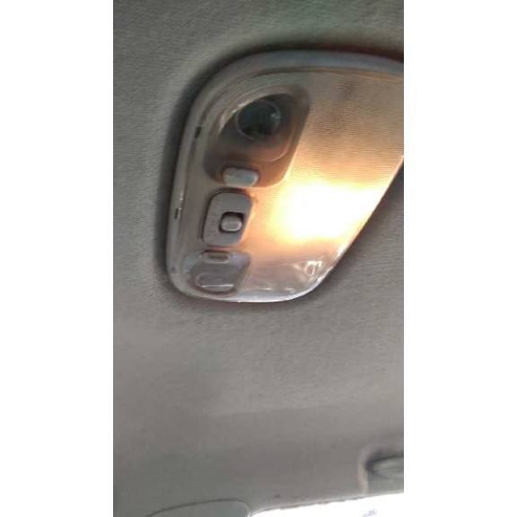 mazda 323 berl. f/s (bj) del año 2002