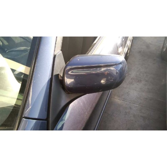 mazda 323 berl. f/s (bj) del año 2002