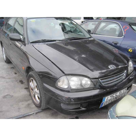 toyota avensis berlina (t 22) del año 2001