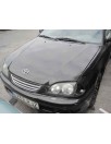 toyota avensis berlina (t 22) del año 2001