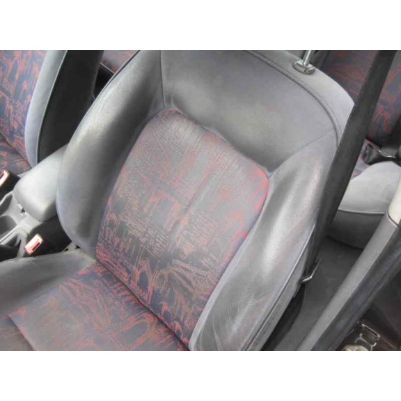 toyota avensis berlina (t 22) del año 2001