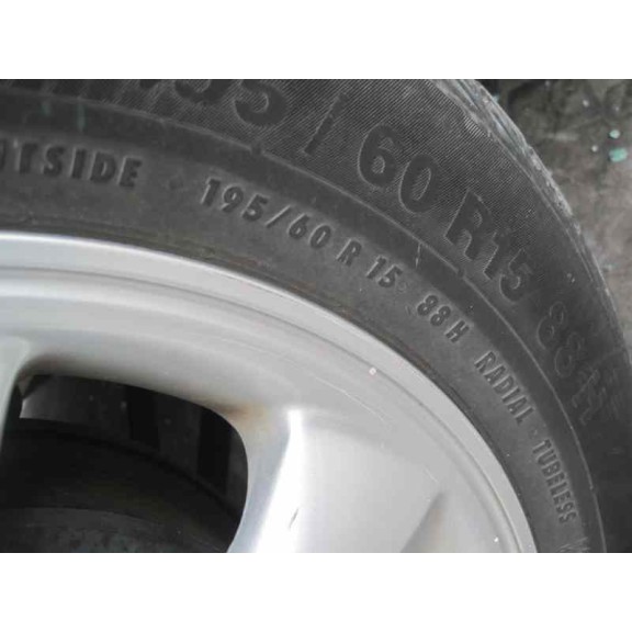 toyota avensis berlina (t 22) del año 2001