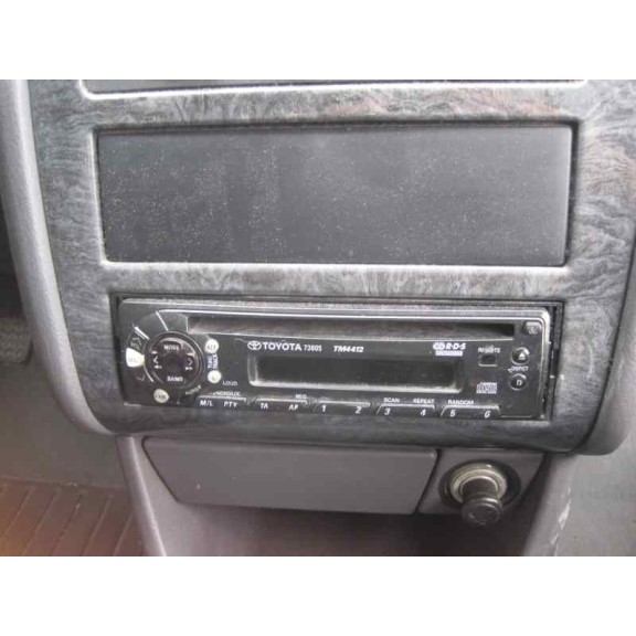 toyota avensis berlina (t 22) del año 2001