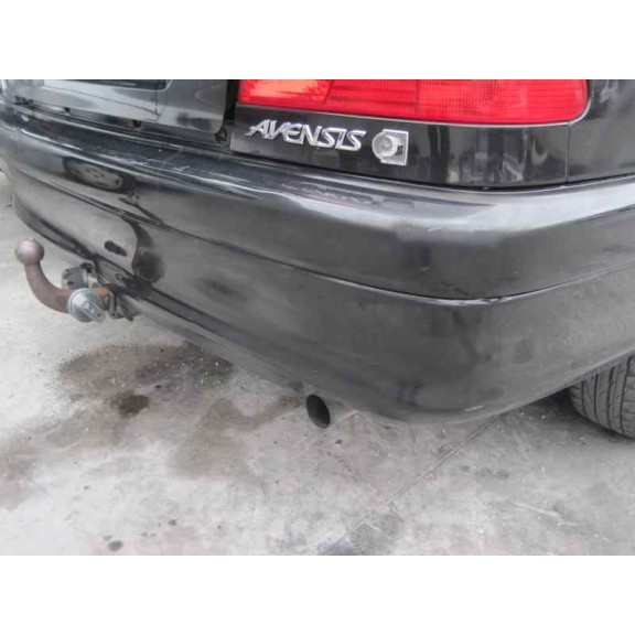 toyota avensis berlina (t 22) del año 2001