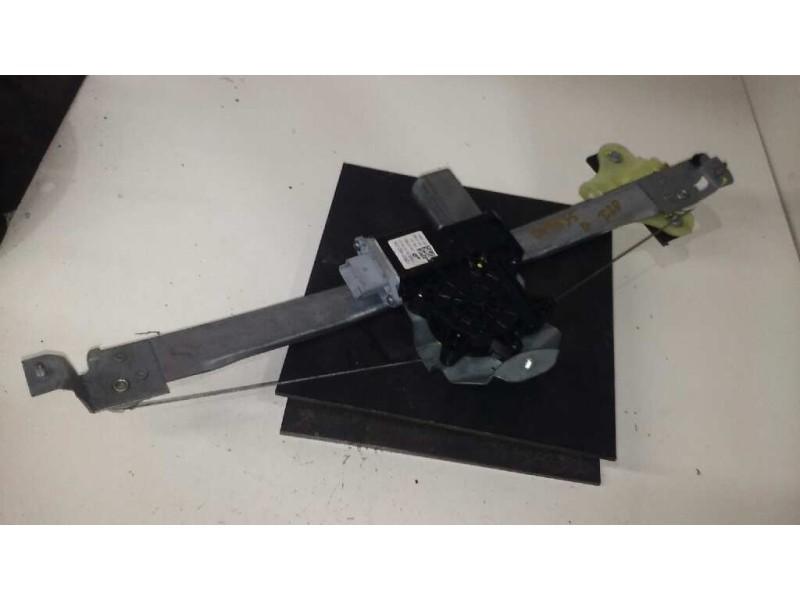 Recambio de elevalunas delantero izquierdo para renault captur luxe referencia OEM IAM   6 PINS