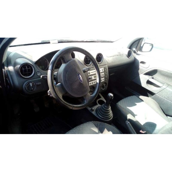 ford fiesta (cbk) del año 2004