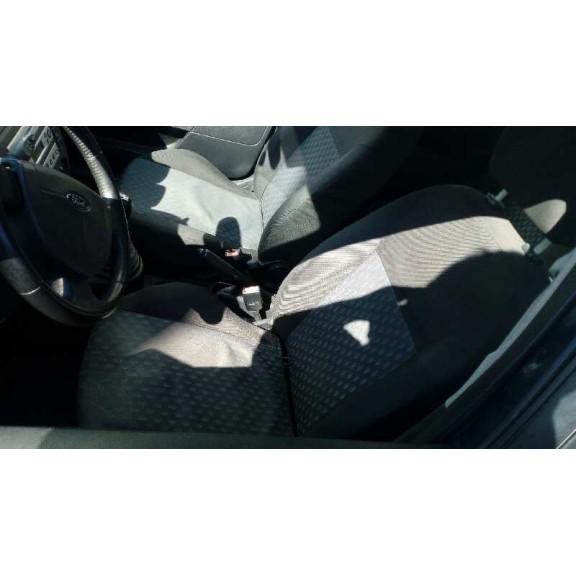 ford fiesta (cbk) del año 2004