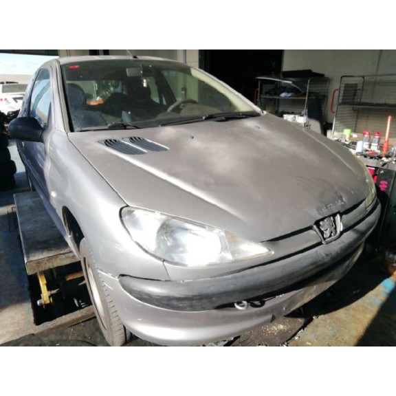 peugeot 206 berlina del año 2002