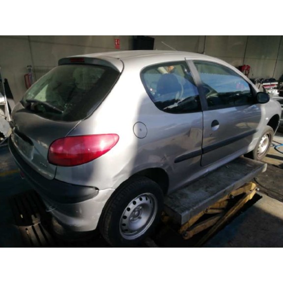 peugeot 206 berlina del año 2002