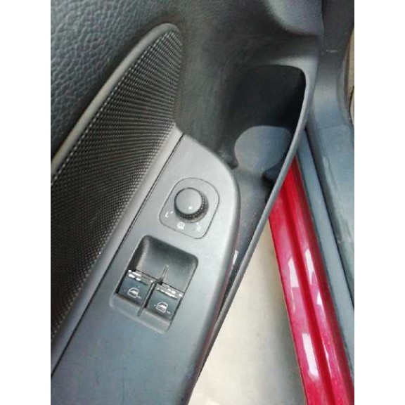 volkswagen golf v berlina (1k1) del año 2004