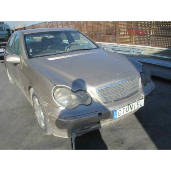 mercedes-benz clase c (w203) berlina del año 2002