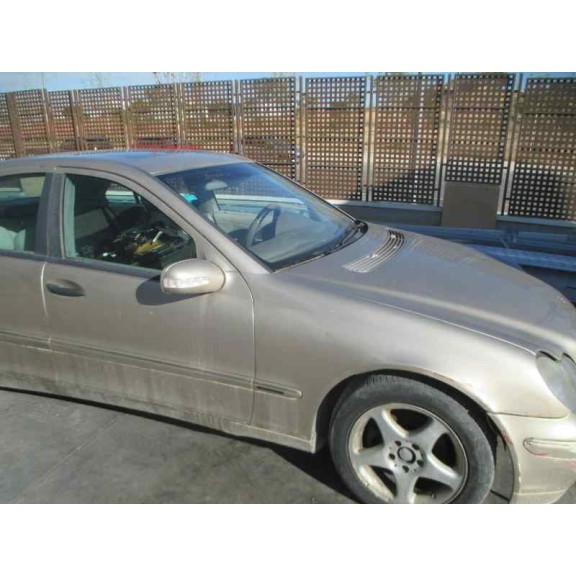 mercedes-benz clase c (w203) berlina del año 2002