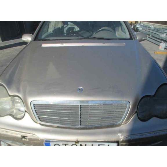 mercedes-benz clase c (w203) berlina del año 2002