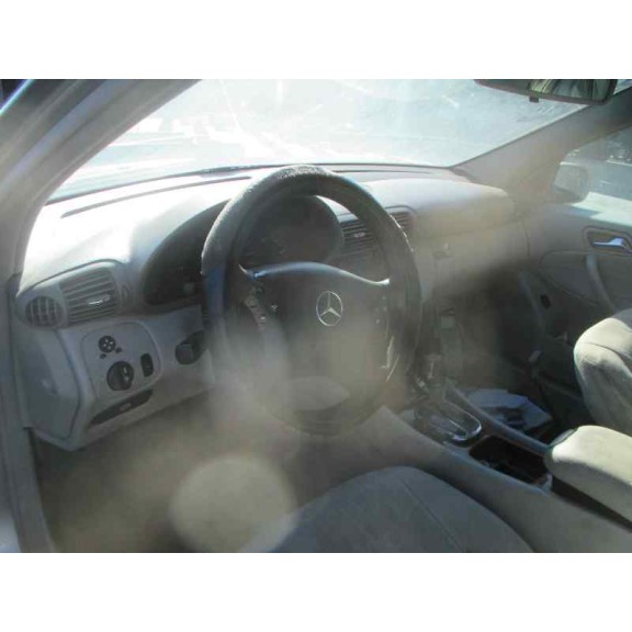 mercedes-benz clase c (w203) berlina del año 2002