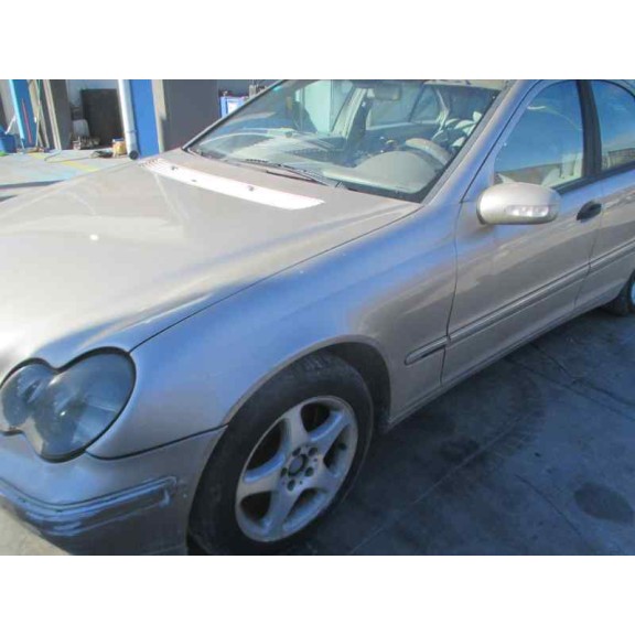 mercedes-benz clase c (w203) berlina del año 2002