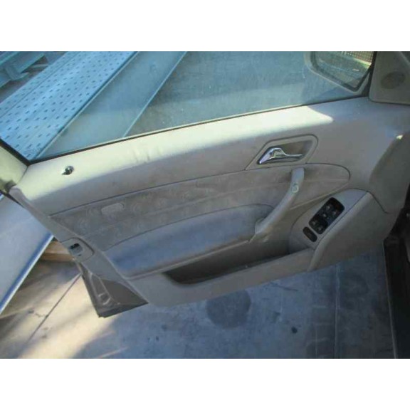 mercedes-benz clase c (w203) berlina del año 2002