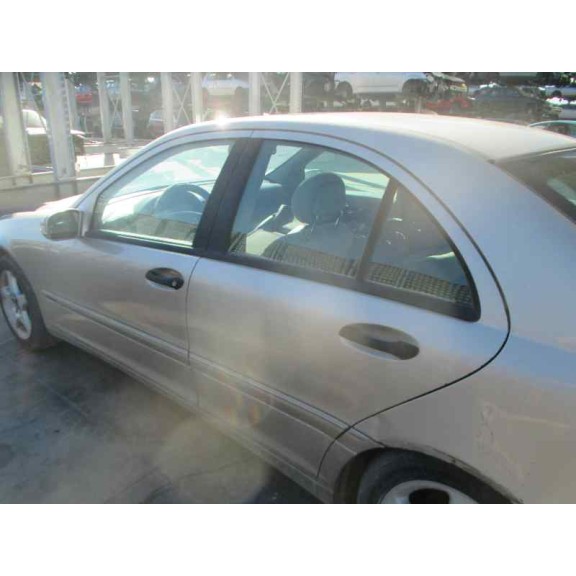 mercedes-benz clase c (w203) berlina del año 2002