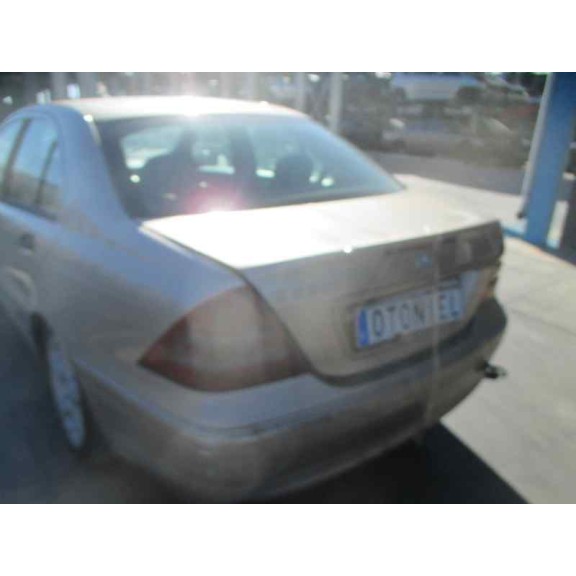 mercedes-benz clase c (w203) berlina del año 2002