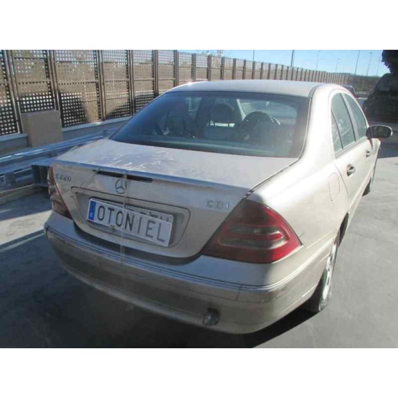 mercedes-benz clase c (w203) berlina del año 2002