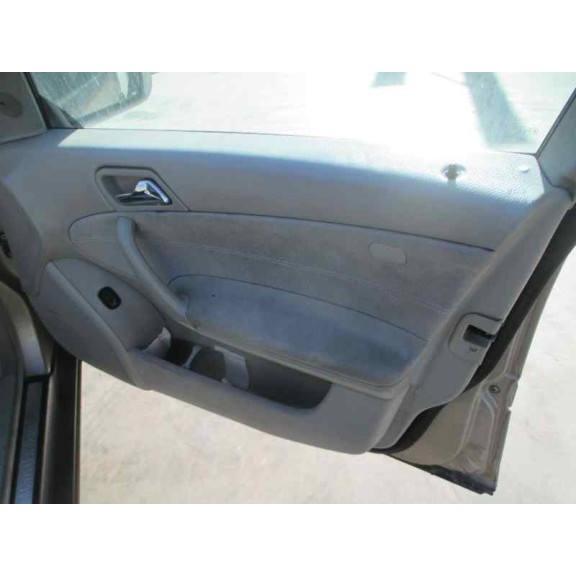 mercedes-benz clase c (w203) berlina del año 2002