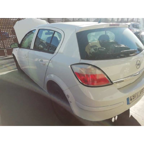 opel astra h berlina del año 2004