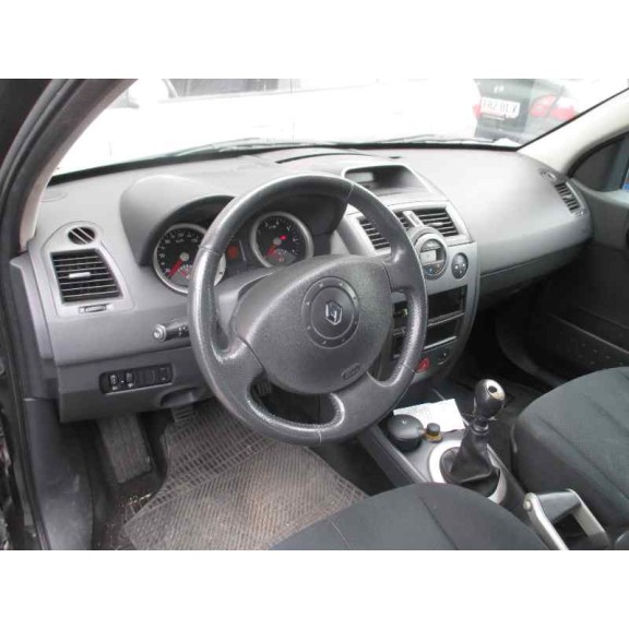 renault megane ii classic berlina del año 2004