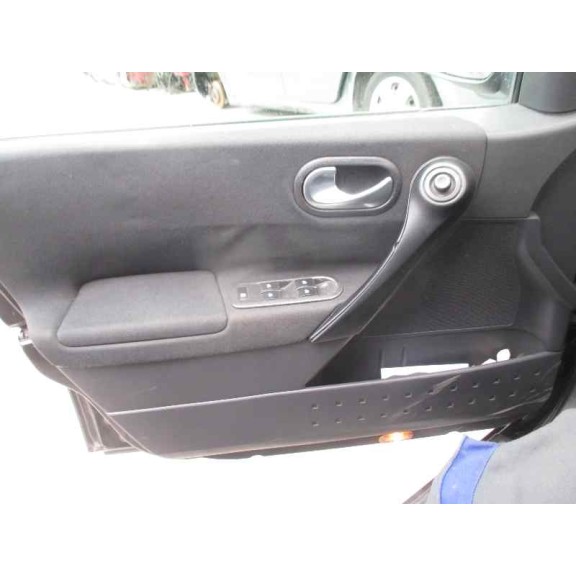 renault megane ii classic berlina del año 2004