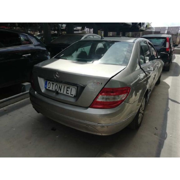 mercedes-benz clase c (w204) berlina del año 2007