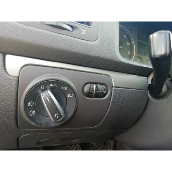 volkswagen golf v berlina (1k1) del año 2005