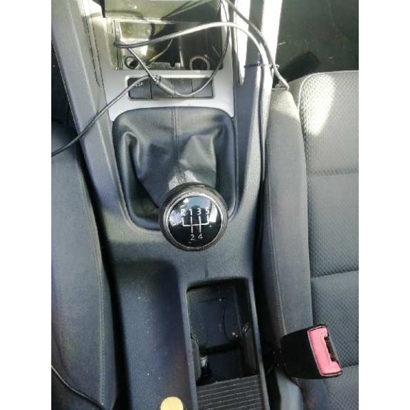 volkswagen golf v berlina (1k1) del año 2005