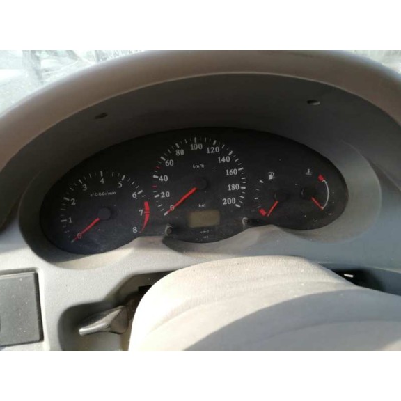 nissan micra (k11) del año 2003