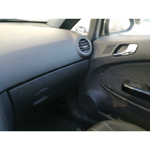 opel corsa d del año 2010