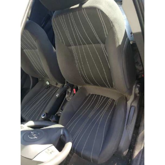 opel corsa d del año 2010