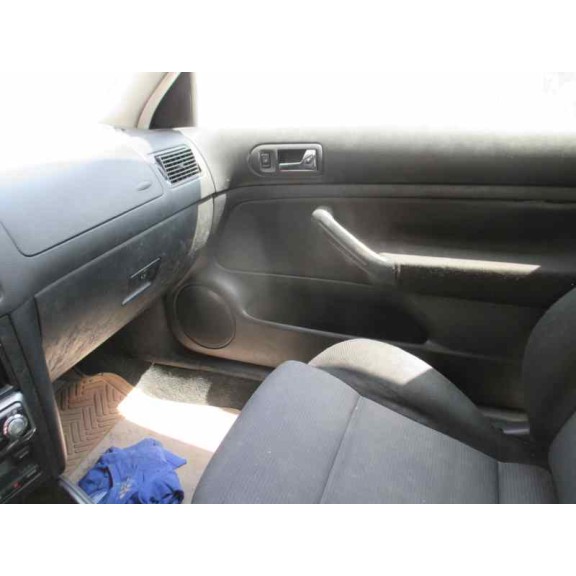 volkswagen golf iv berlina (1j1) del año 2001