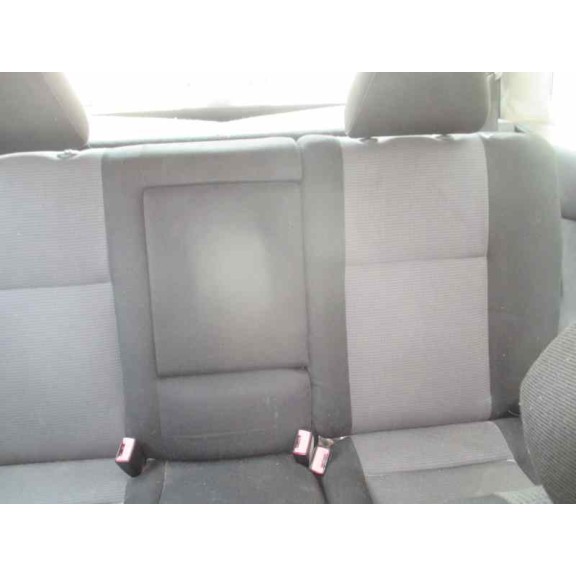 volkswagen golf iv berlina (1j1) del año 2001