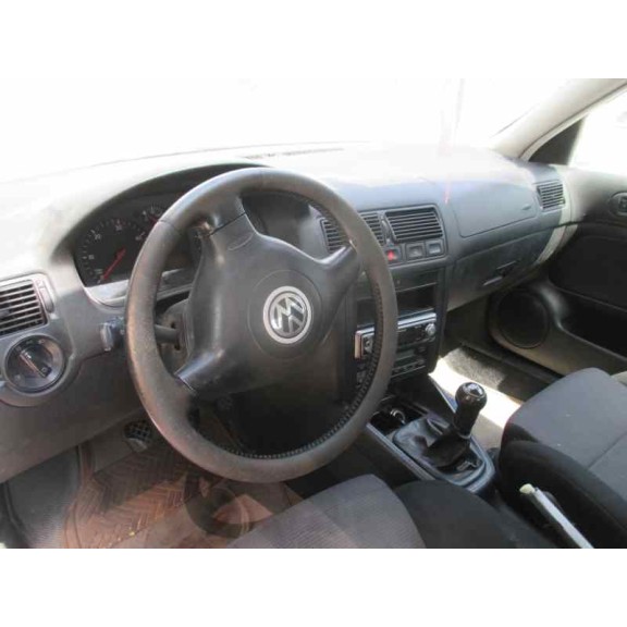 volkswagen golf iv berlina (1j1) del año 2001