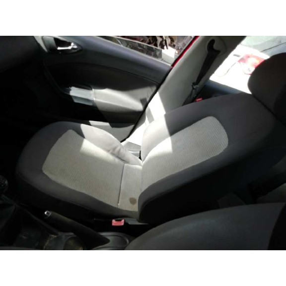 seat ibiza (6j5) del año 2008