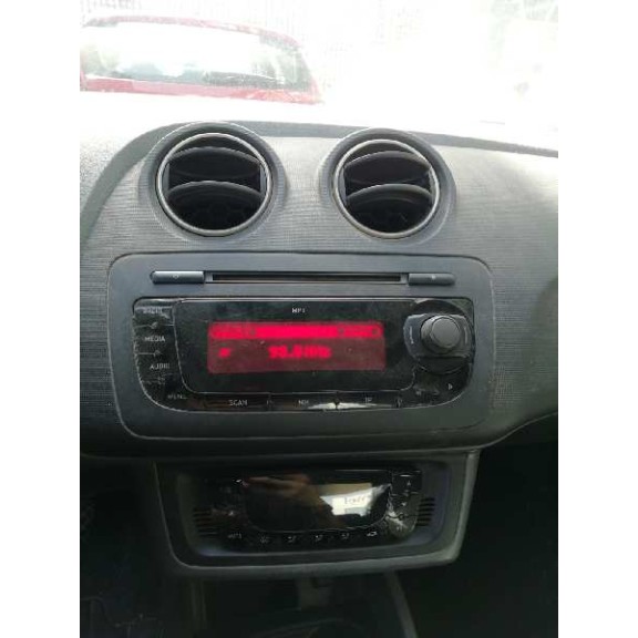 seat ibiza (6j5) del año 2008