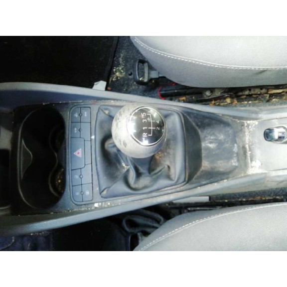 seat ibiza (6j5) del año 2008