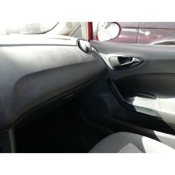 seat ibiza (6j5) del año 2008