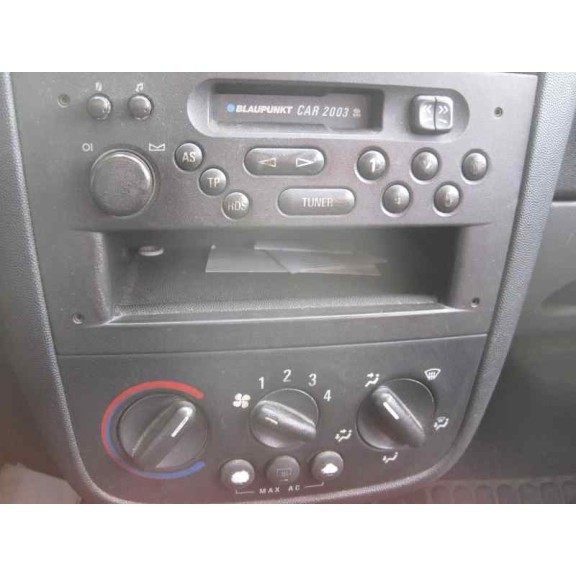 opel corsa c del año 2001