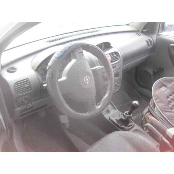 opel corsa c del año 2001