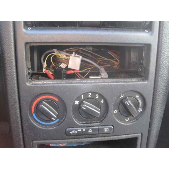 opel astra g berlina del año 2000