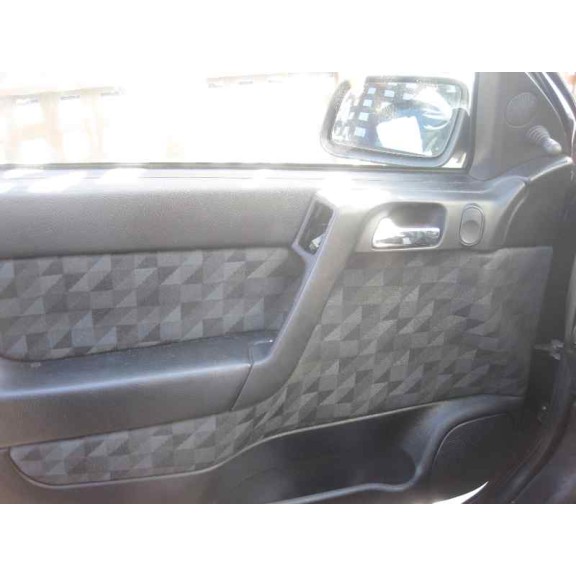 opel astra g berlina del año 2000