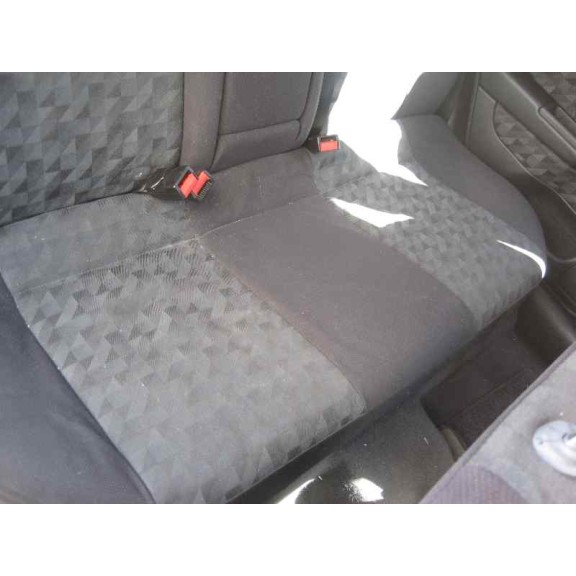 opel astra g berlina del año 2000