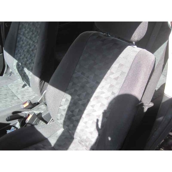 opel astra g berlina del año 2000