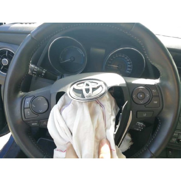 toyota auris del año 2016